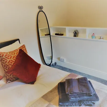 Apartment Stone 5 Min Walk To Town Centre *