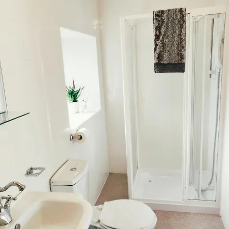 Stone 5 Min Walk To Town Centre Apartment