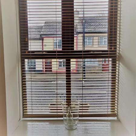 Stone 5 Min Walk To Town Centre Apartment *